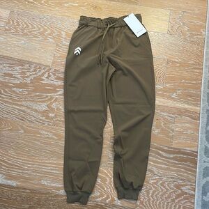 NWT Lululemon Artifact Stretch HR Jogger